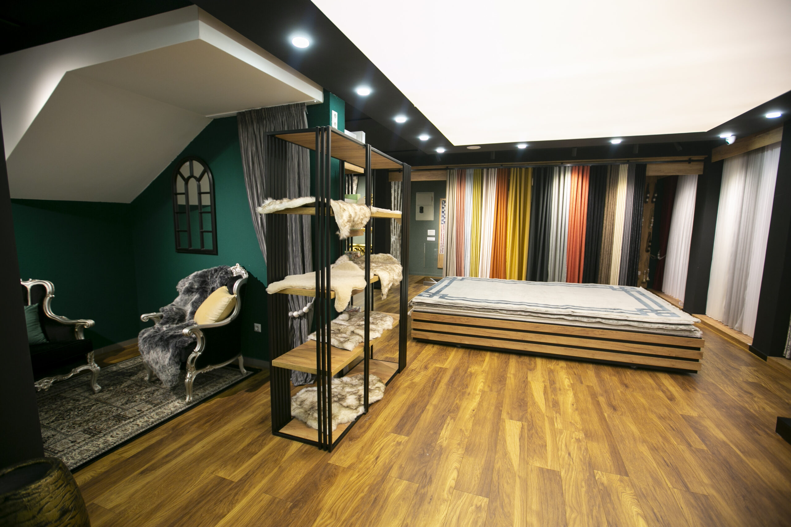 Showroom MIDA Brillant me tekstile dhe ambiente të kuruara